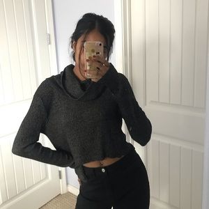 Cropped ribbed turtleneck sweater